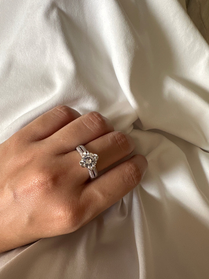 Solitaire diamonde ring