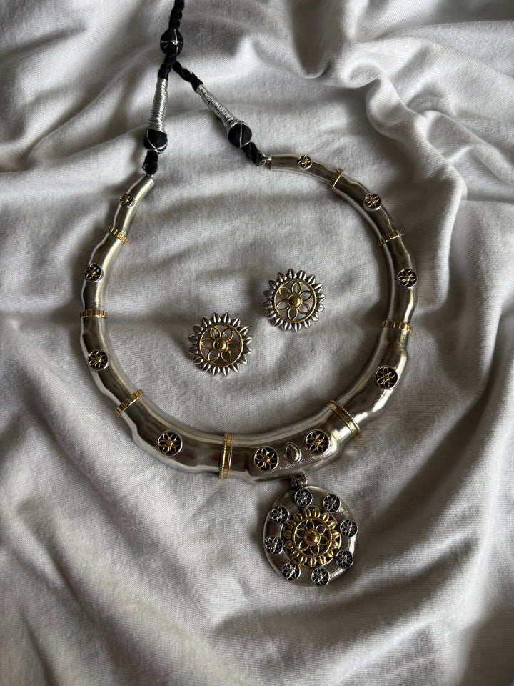 Athira Necklace Set