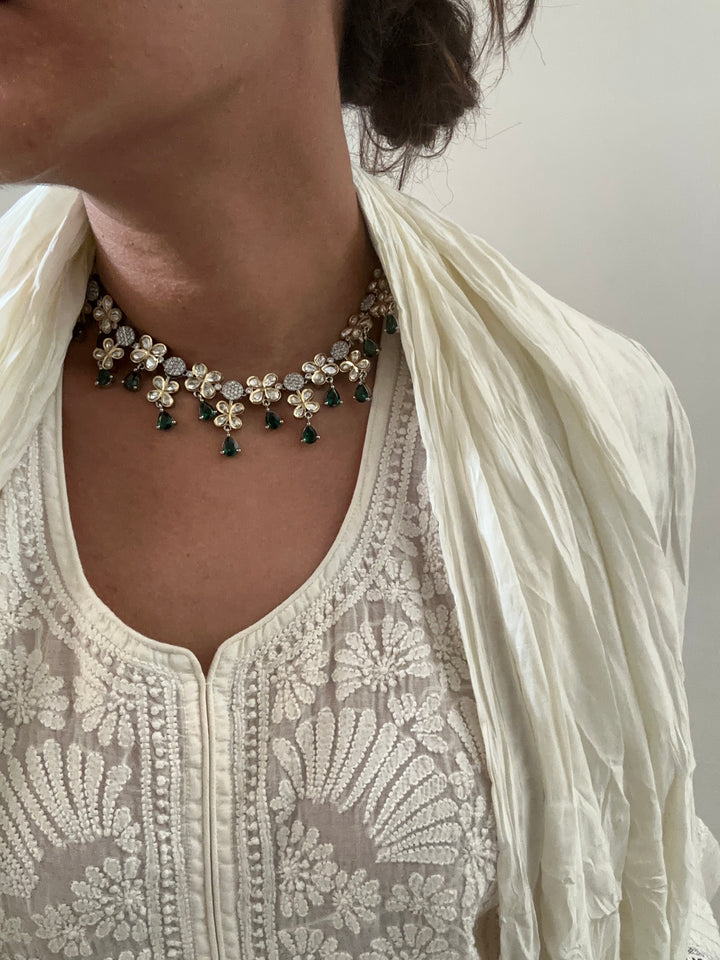 Bhav 6 petal necklace set