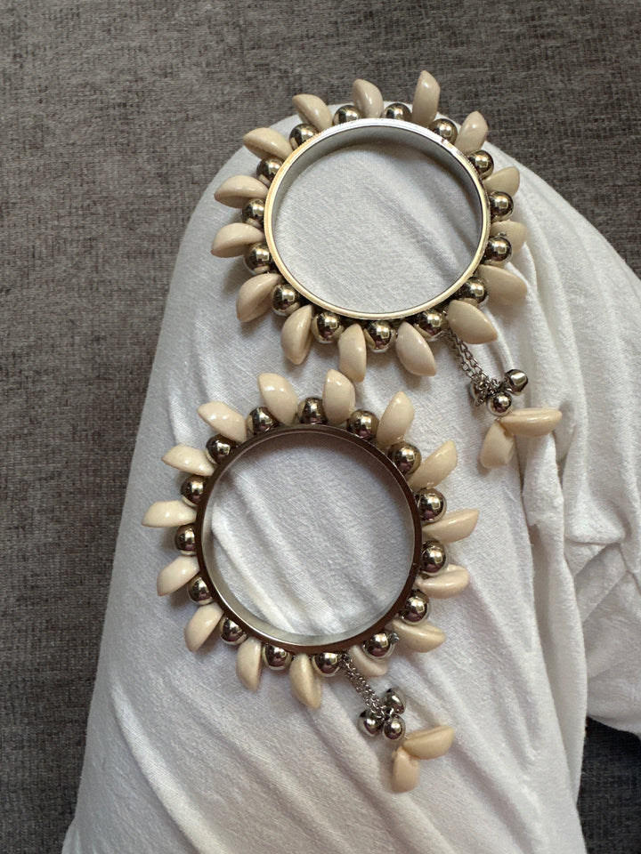 Shell bangle bracelet