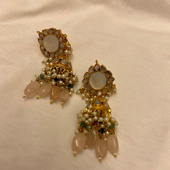 Isy Milky Earrings