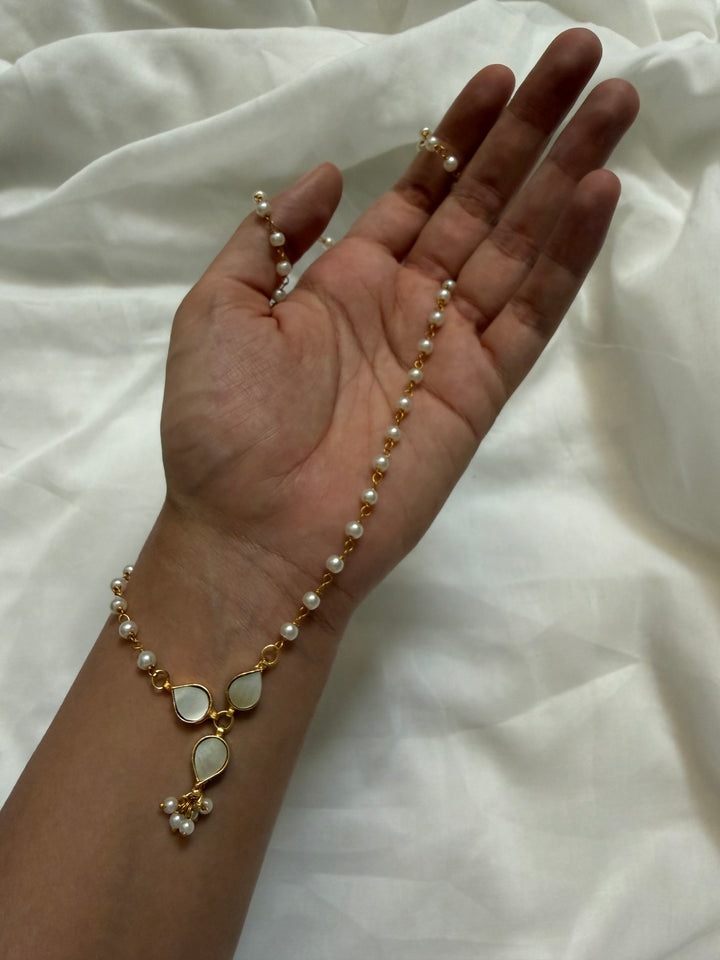 Pear pearl strand necklace