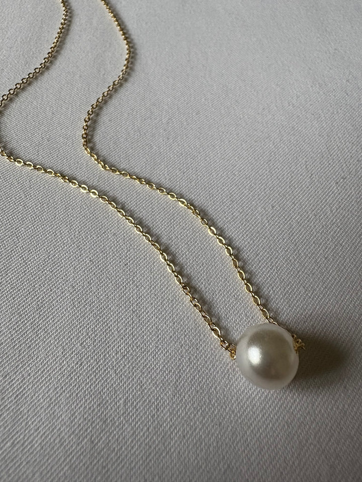 Pearl ball pendant classic necklace