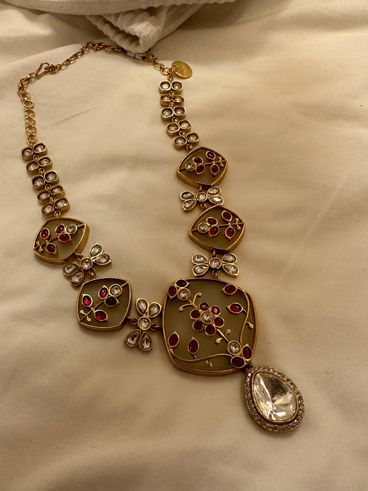 Cabos Kundan Necklace