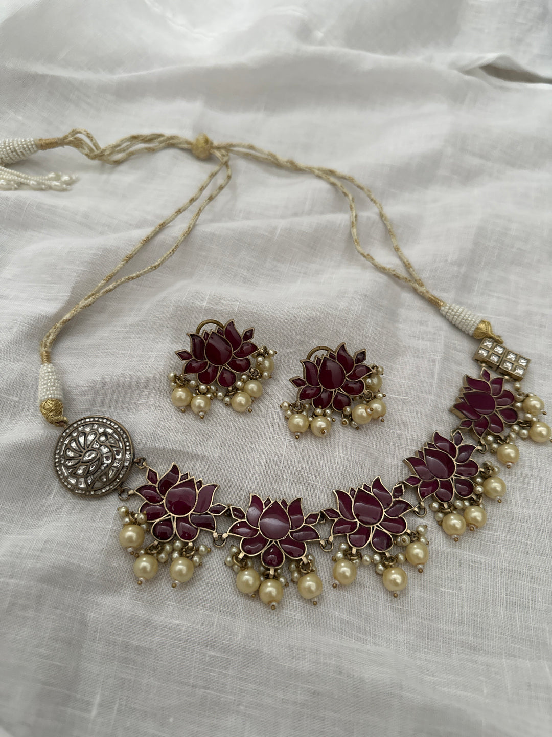 Lotus Sira Necklace Set