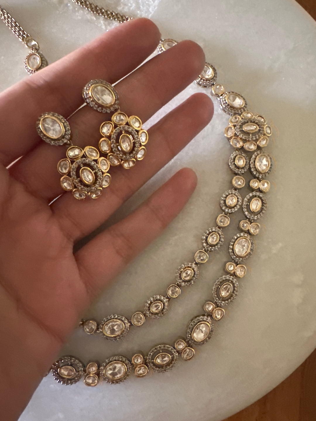 Victoria roma necklace set