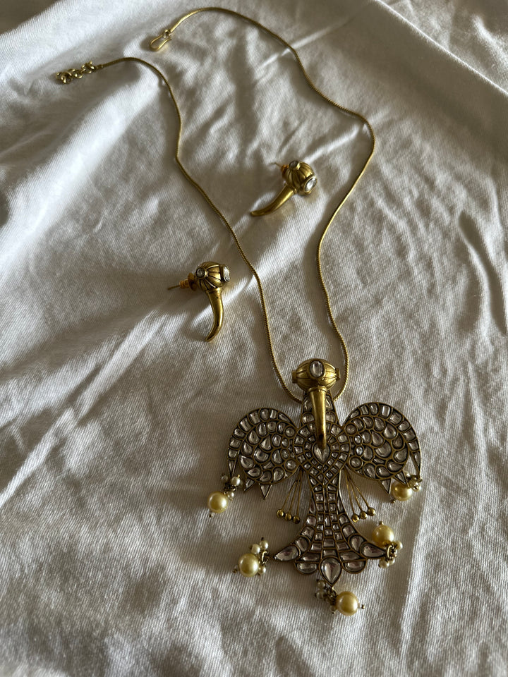 Regal Eagel necklace set