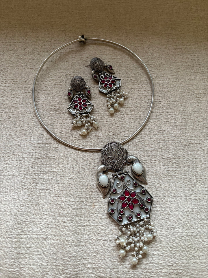 Tria Hasli Necklace Set