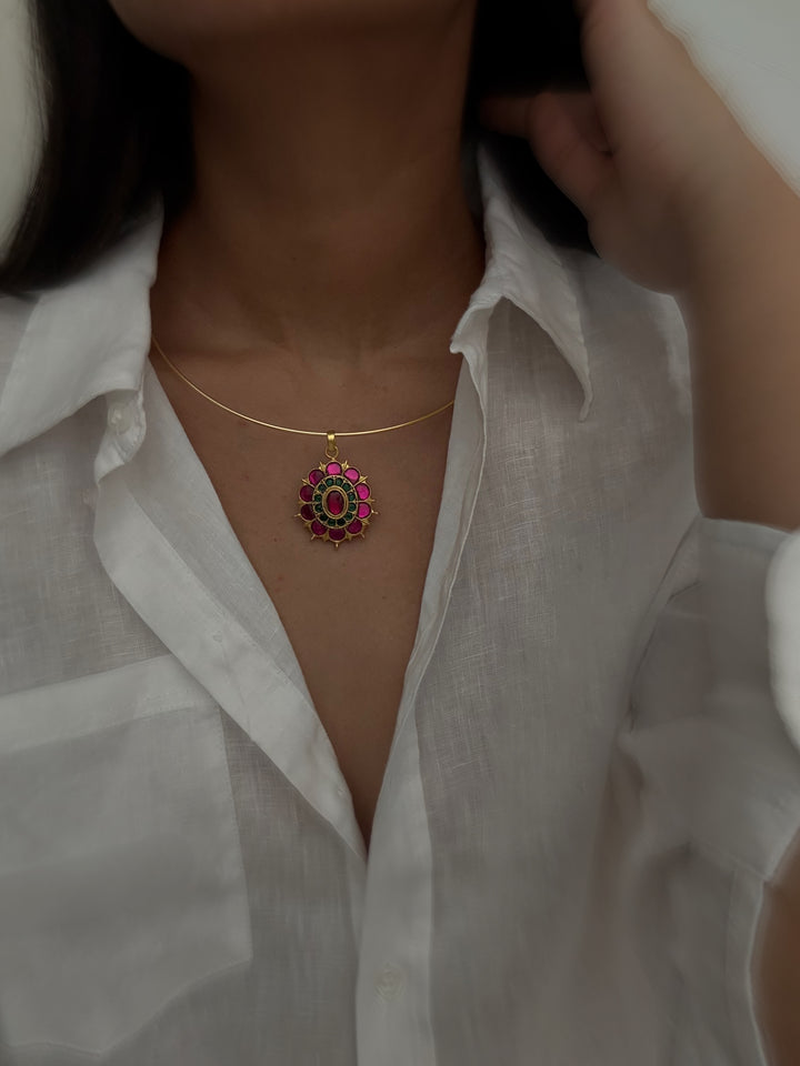 Jameela gulabi hasli necklace