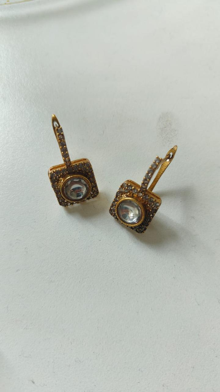 Elara square drop earrings