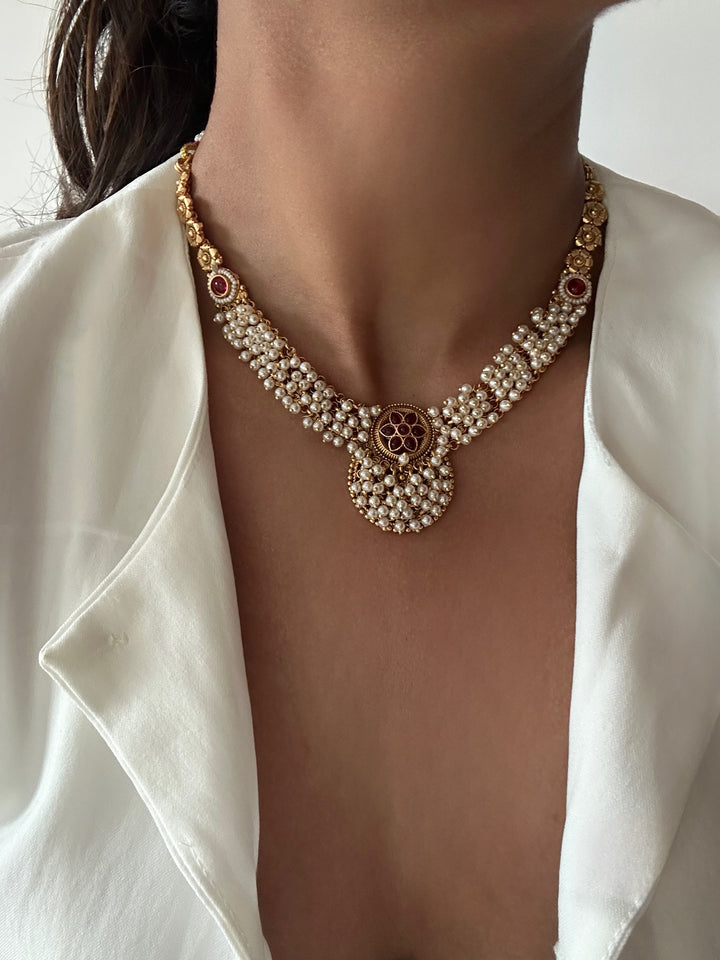 Amara moti necklace set