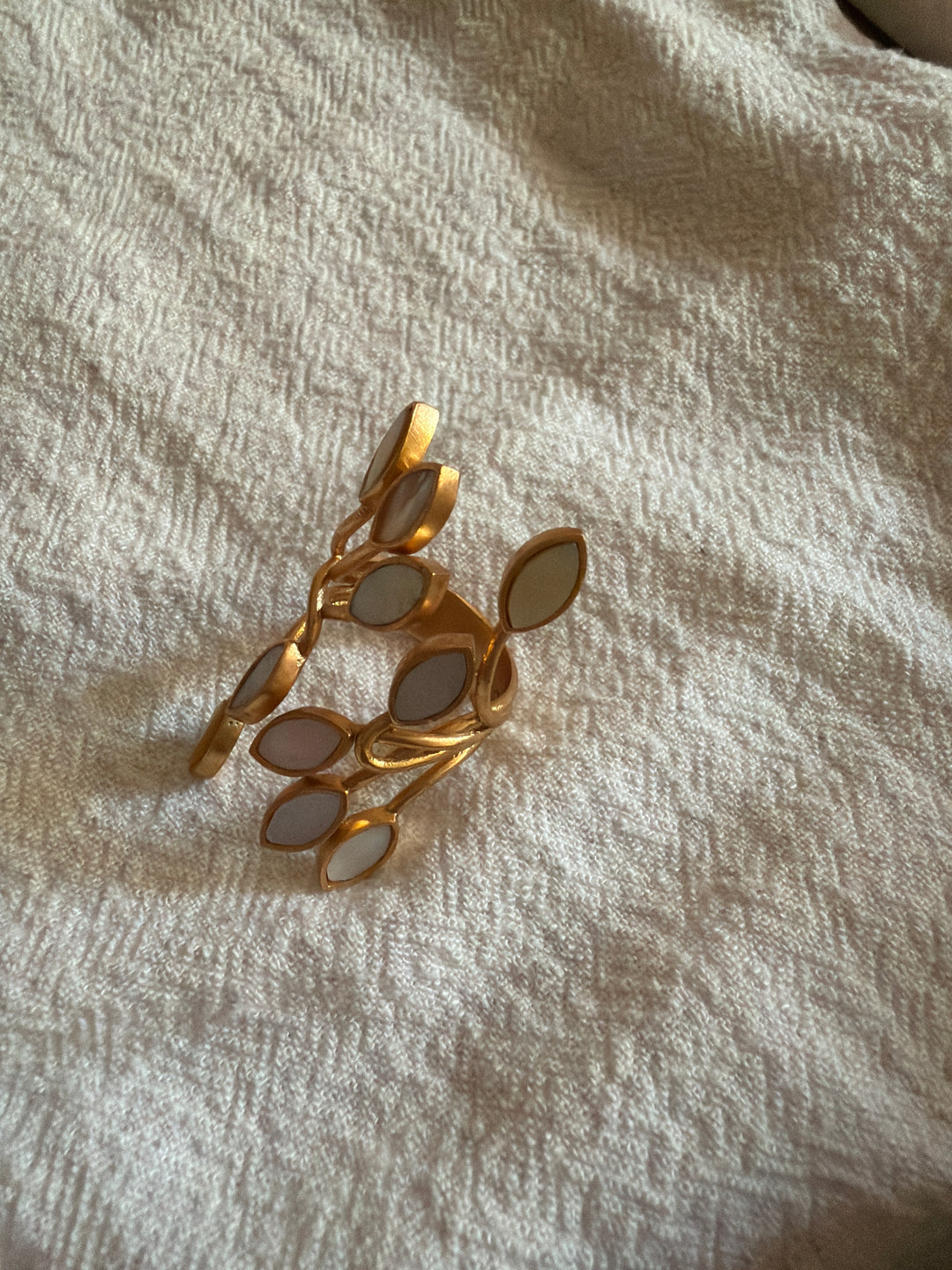 Mop leaf ring