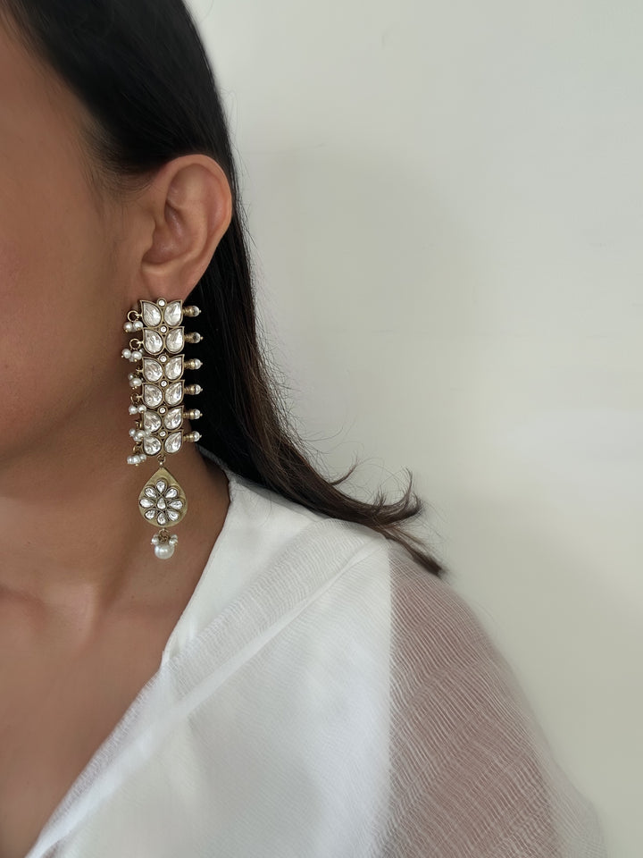 Noor linear earrings