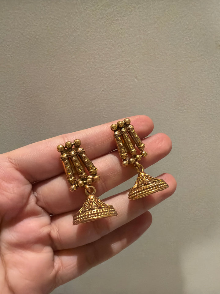 Devi linear drip earrings