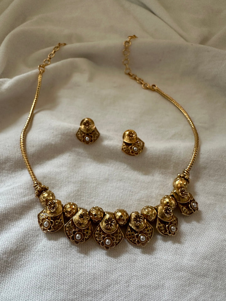 Vrinda everyday necklace set