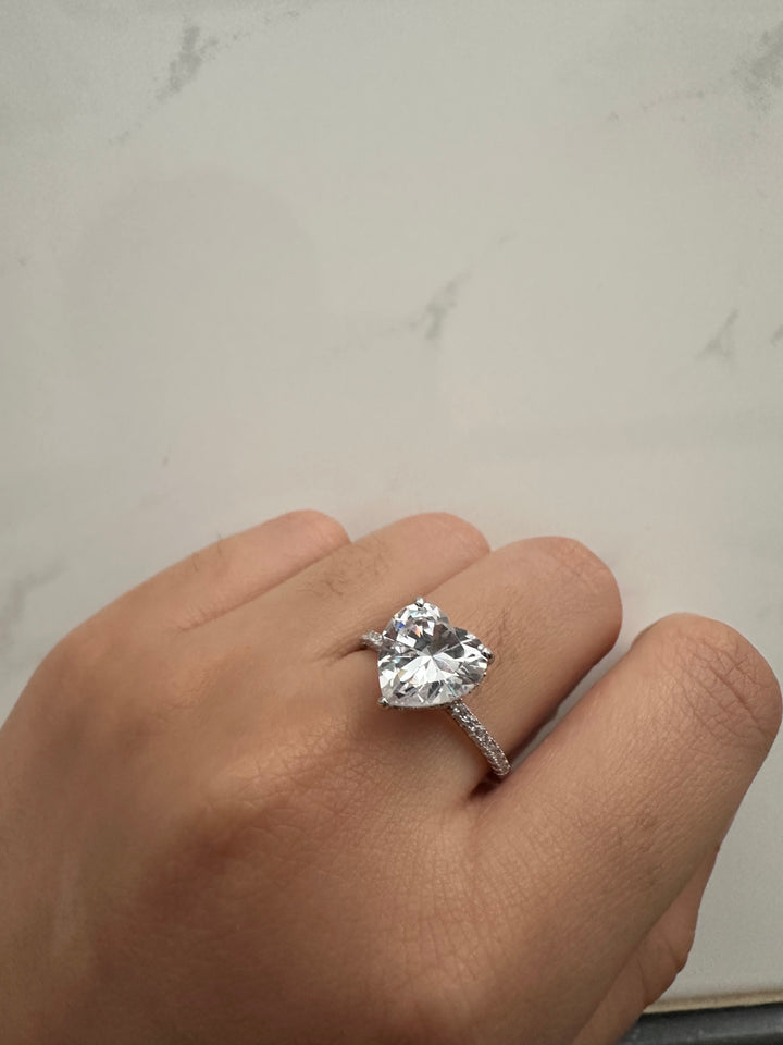 Heart shaped solitare ring
