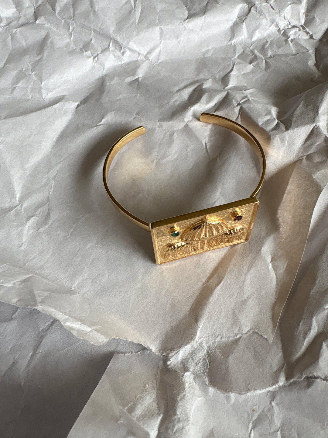 Umbrella court bracelet