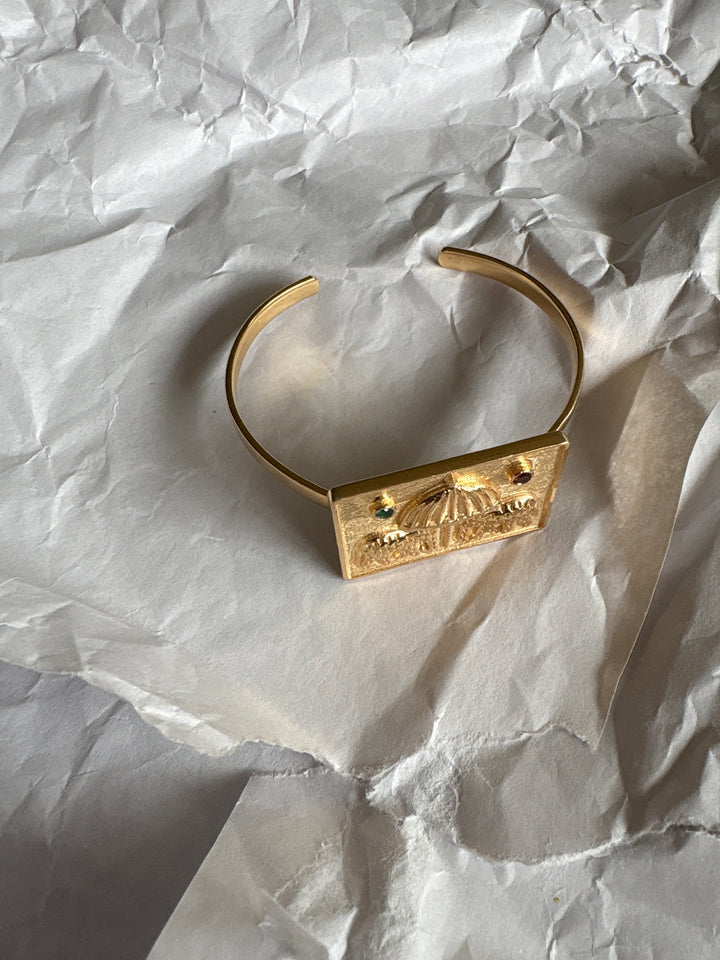 Umbrella court bracelet