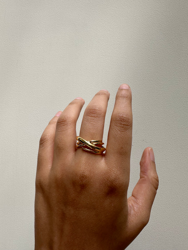 Criss cross ira ring