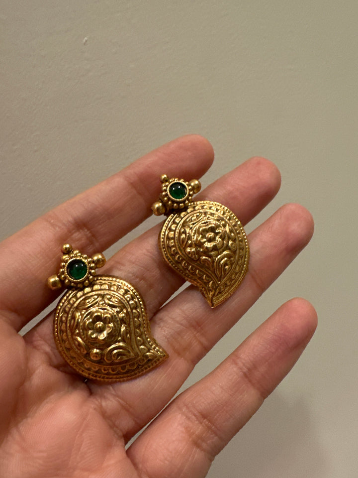 Keri temple necklace set