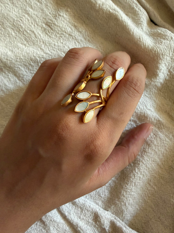 Mop leaf ring