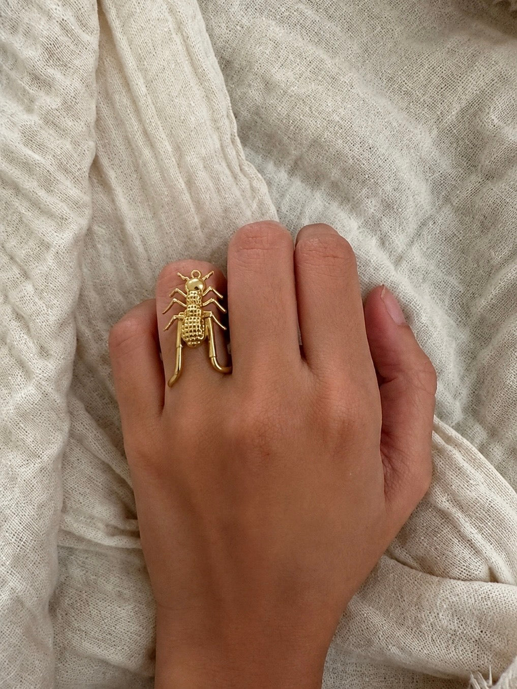 Bug ring
