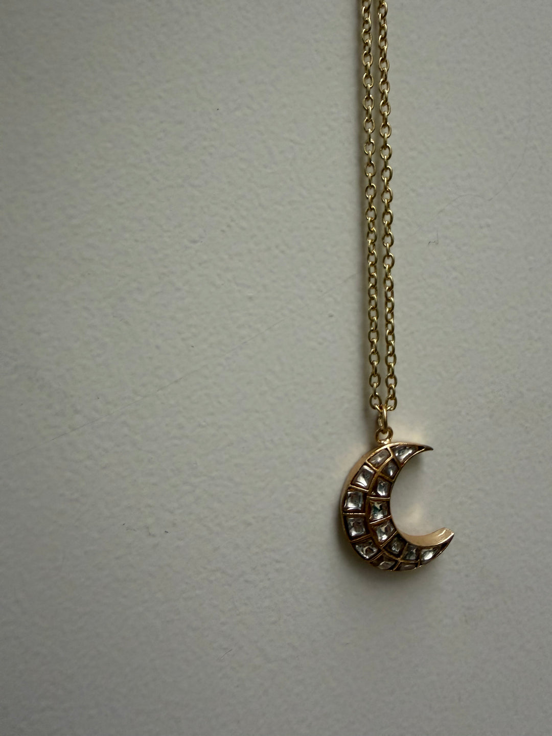 Alina halfmoon necklace