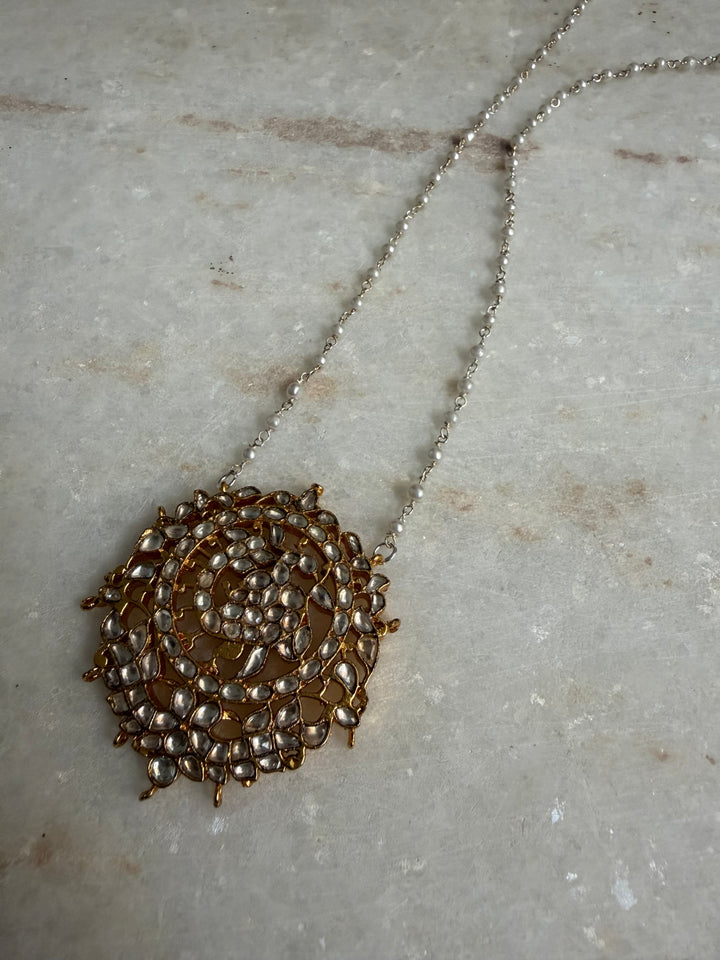 Rivasa bird necklace