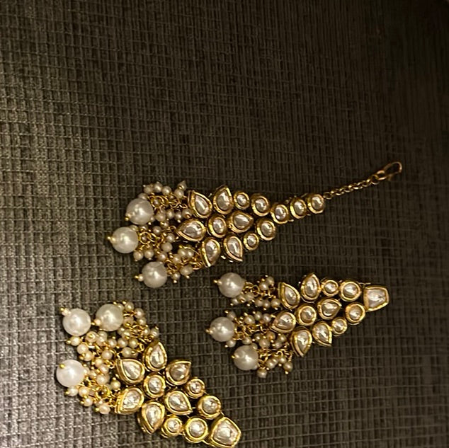 Aabroo Necklace Set