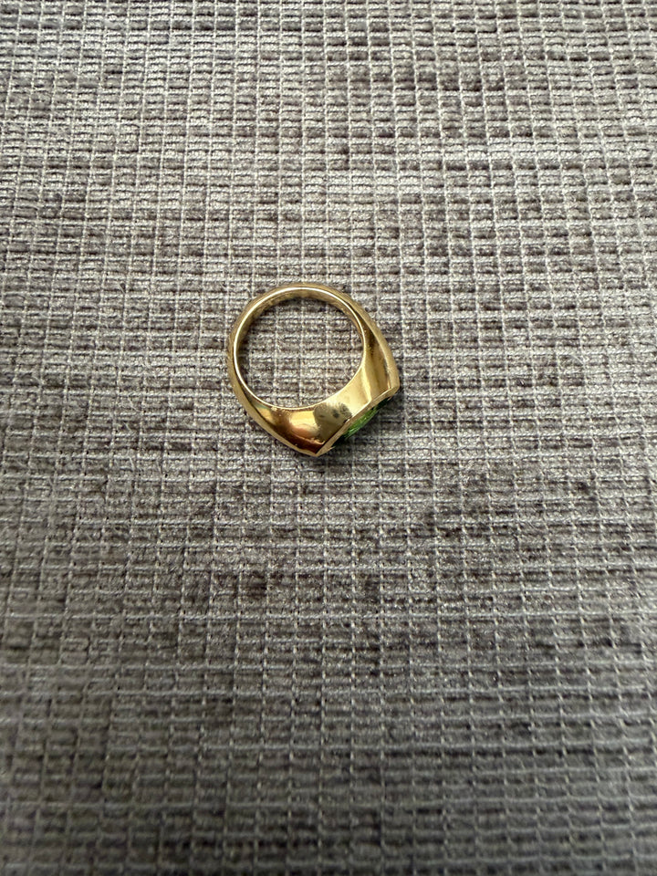 Eye shaped ring