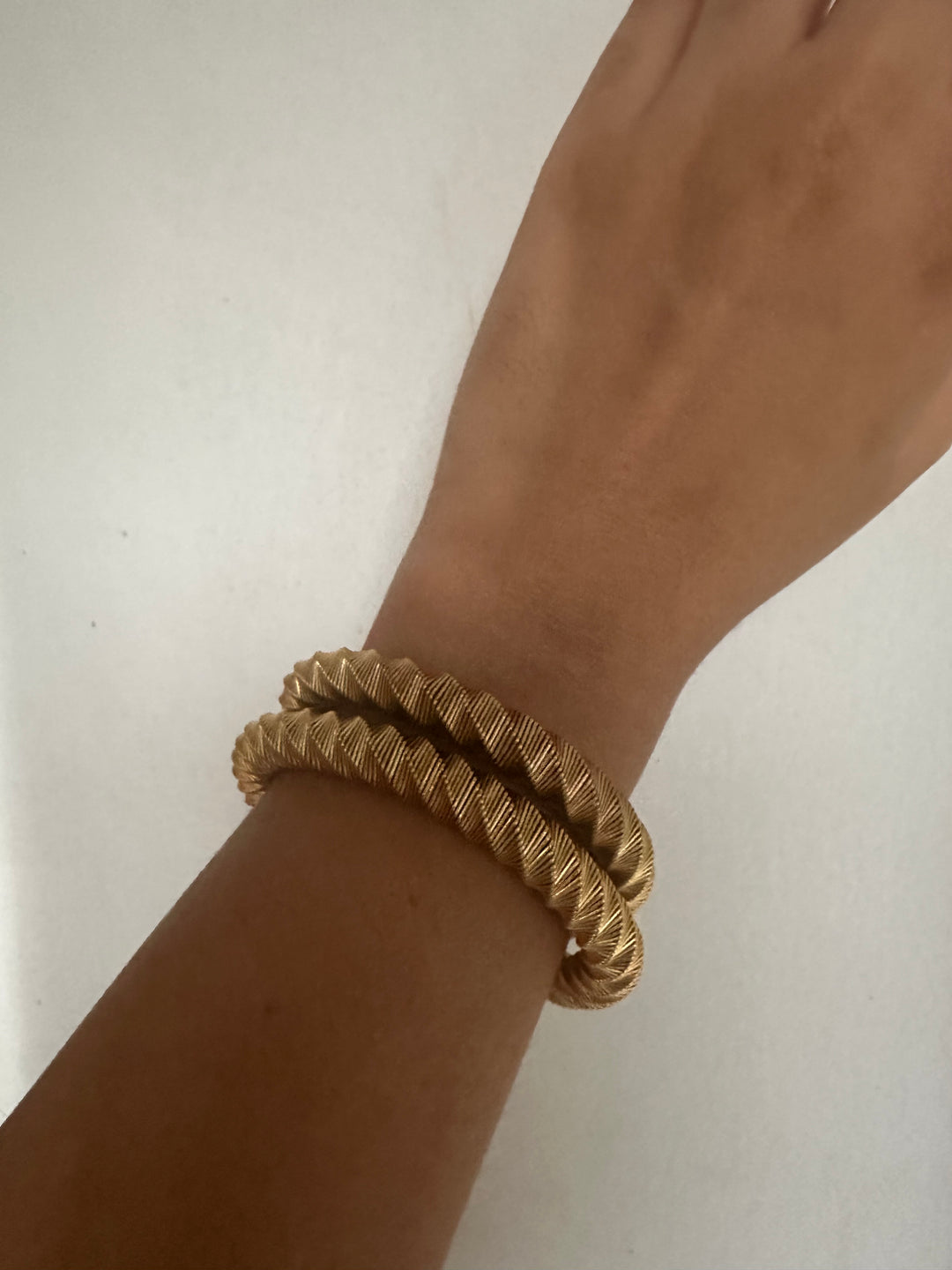 Gold spring bracelet