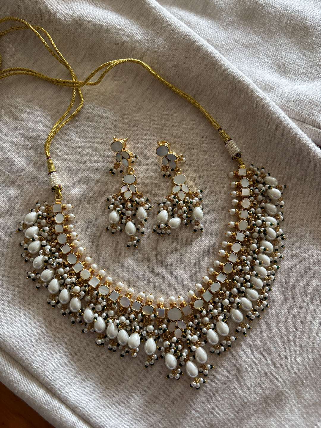 Sia 16 Necklace Set