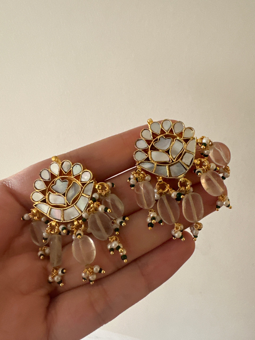 Siraya milky necklace set