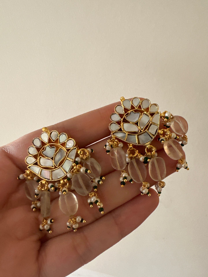 Siraya milky necklace set