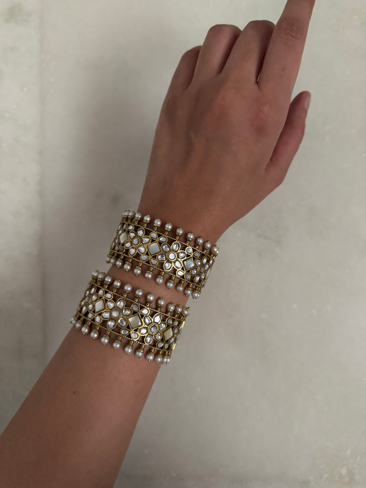 Pratha mop jadau bangle bracelet