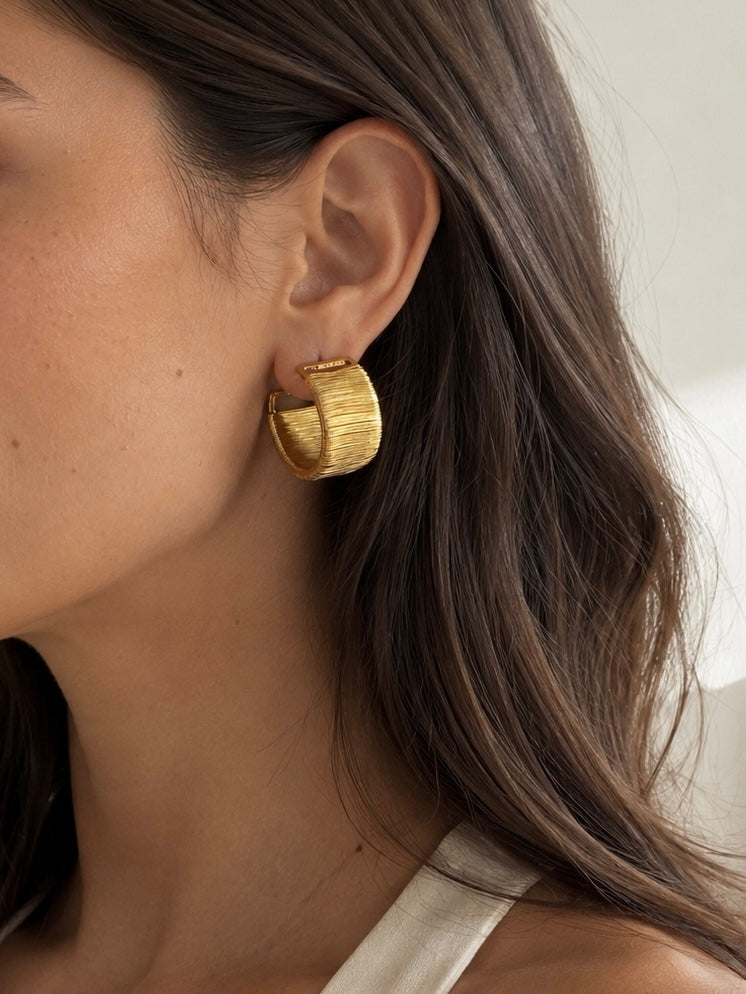Wired classic hoo earring