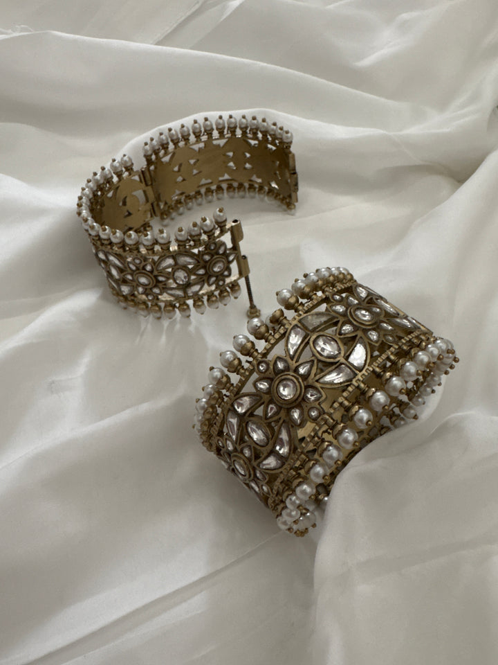 Kundan Sara Bracelet