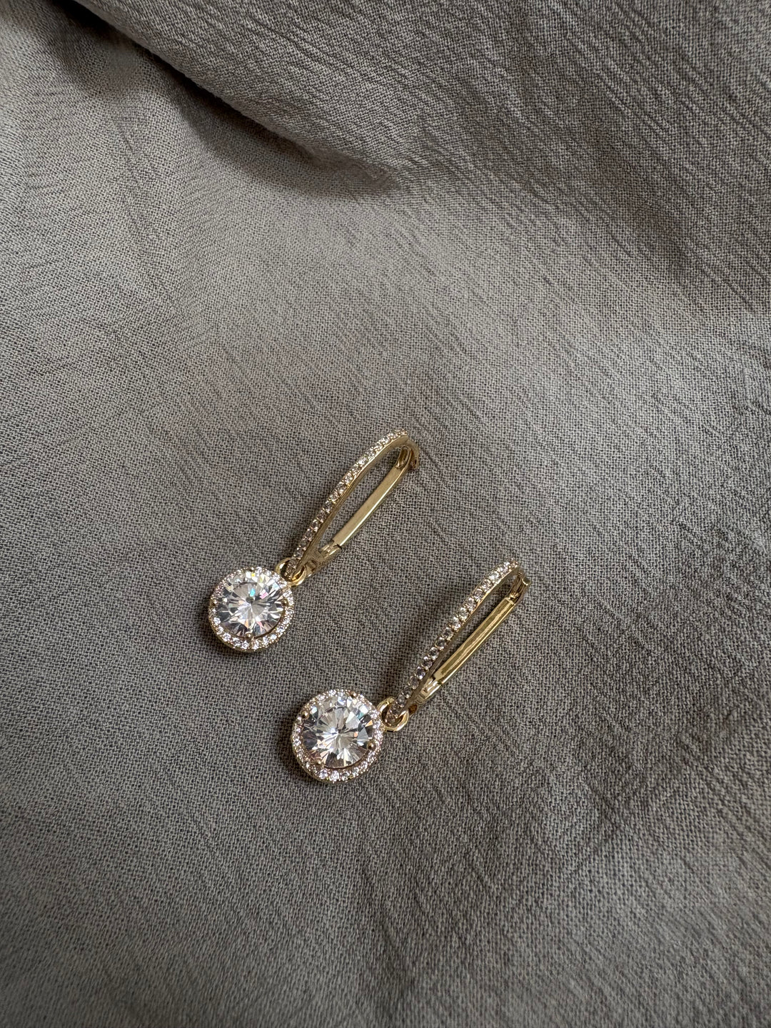 Long solitaire hanging earrings