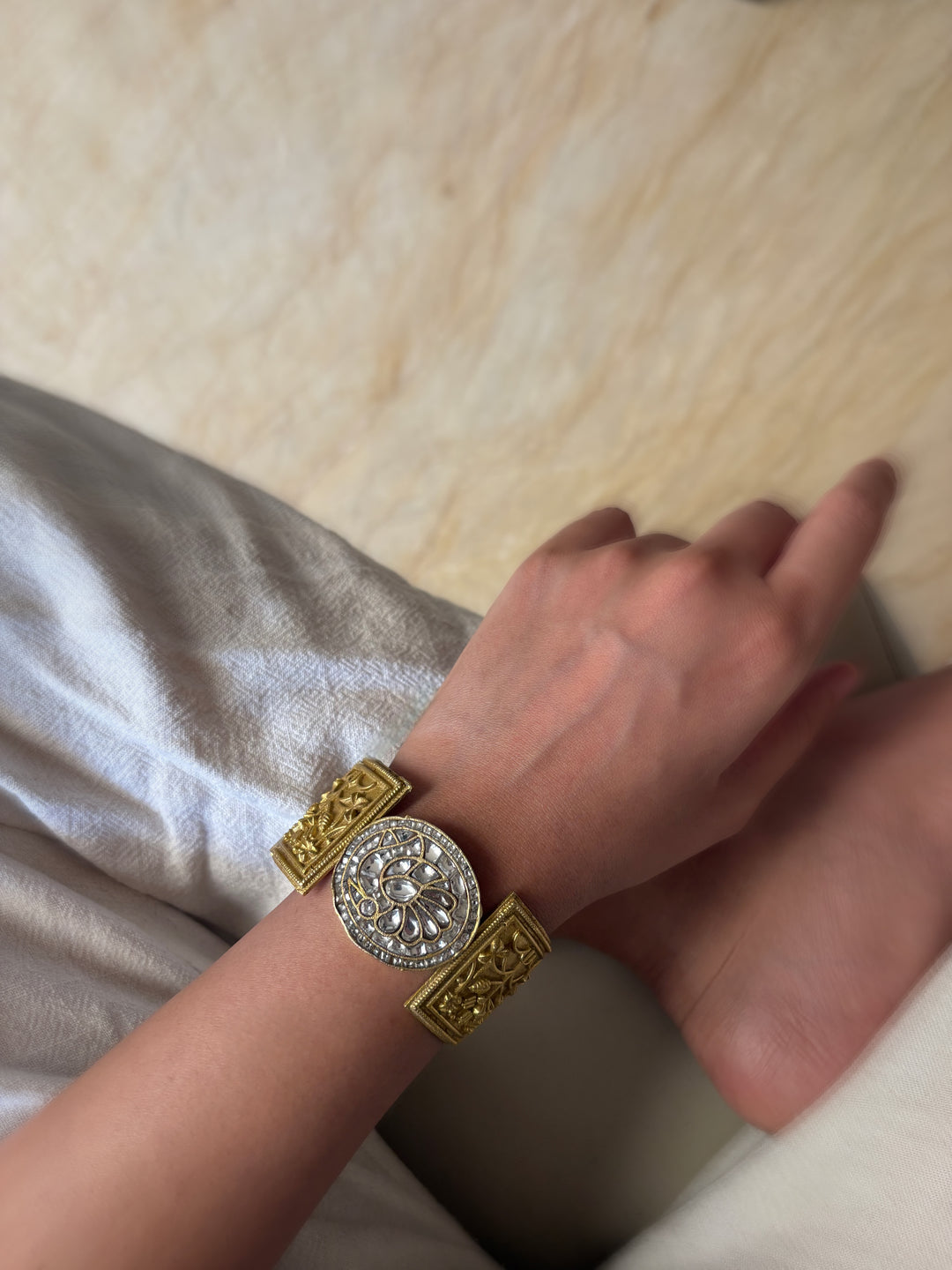 Sahan oval cuff bracelet