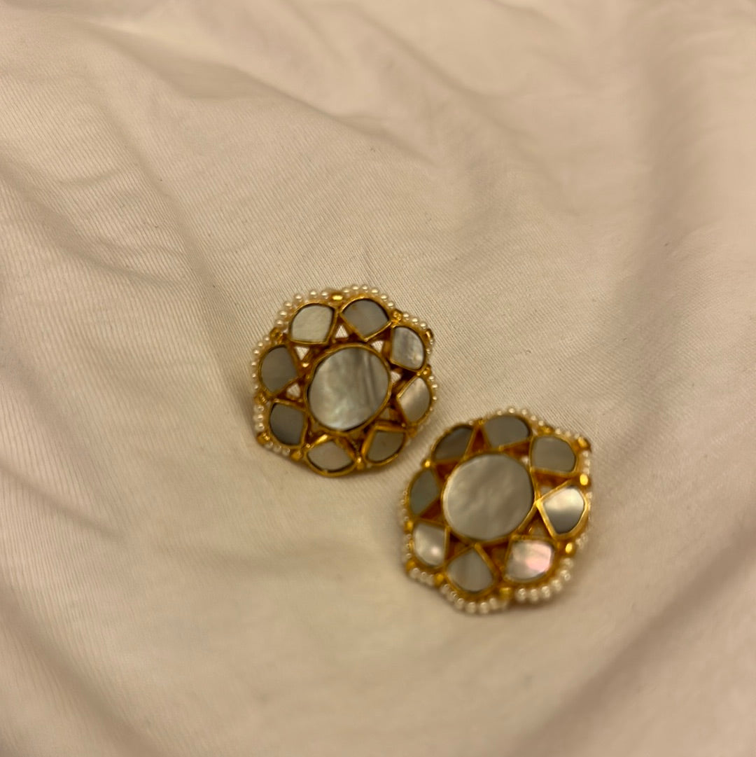 Zamba Milky Stud Earrings