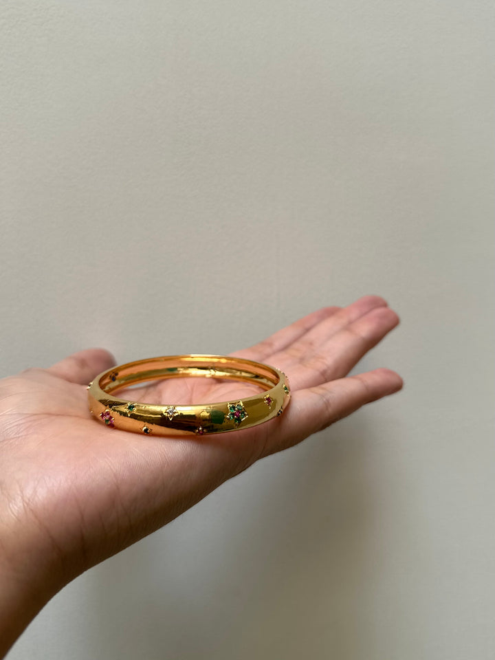 Flower gem bangle