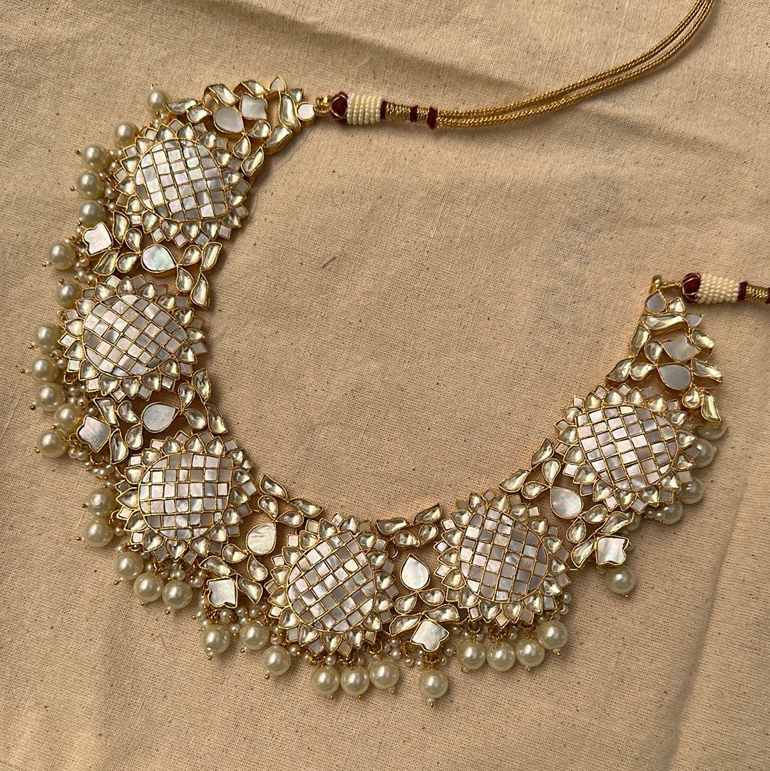 Milky Kari Necklace