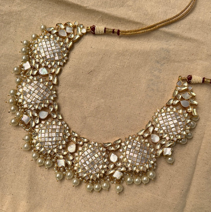 Milky Kari Necklace