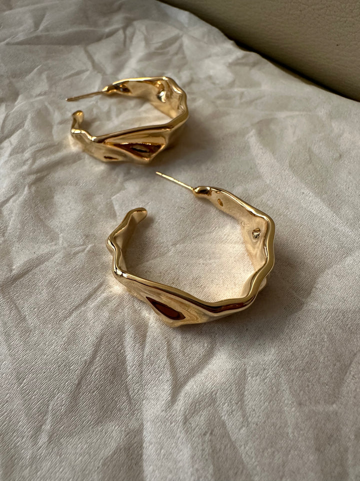 Lara crust hoop earrings