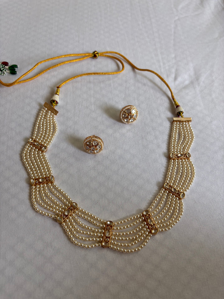 Elaya Necklace Set