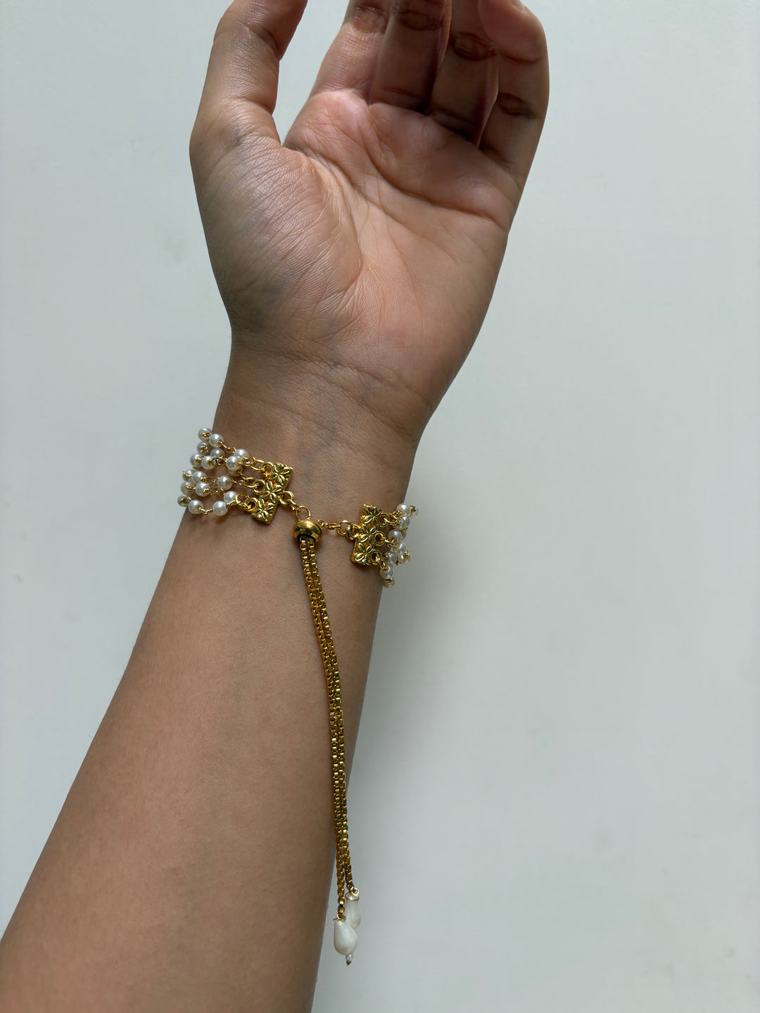 Innayat pearl drawstring bracelet