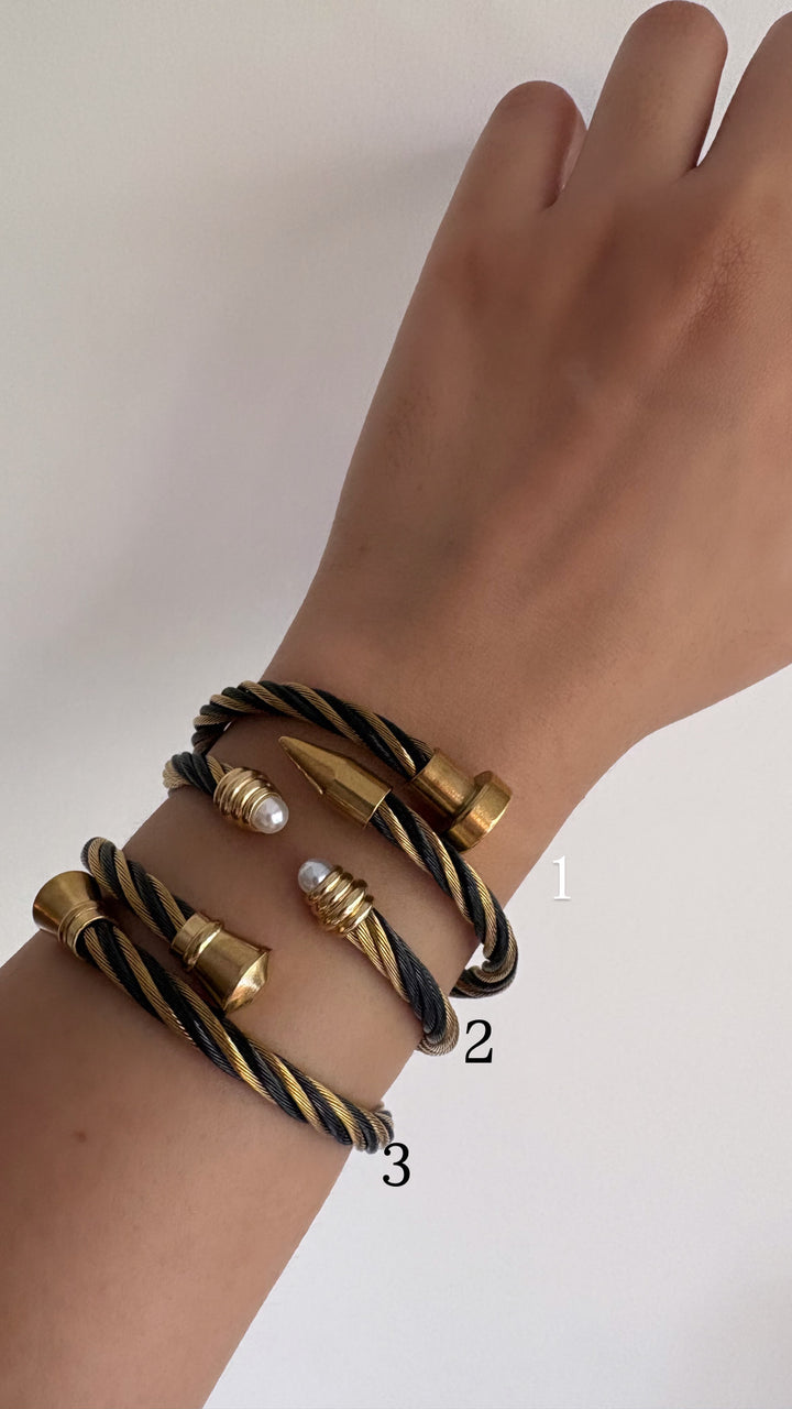 Madison black gold bracelet