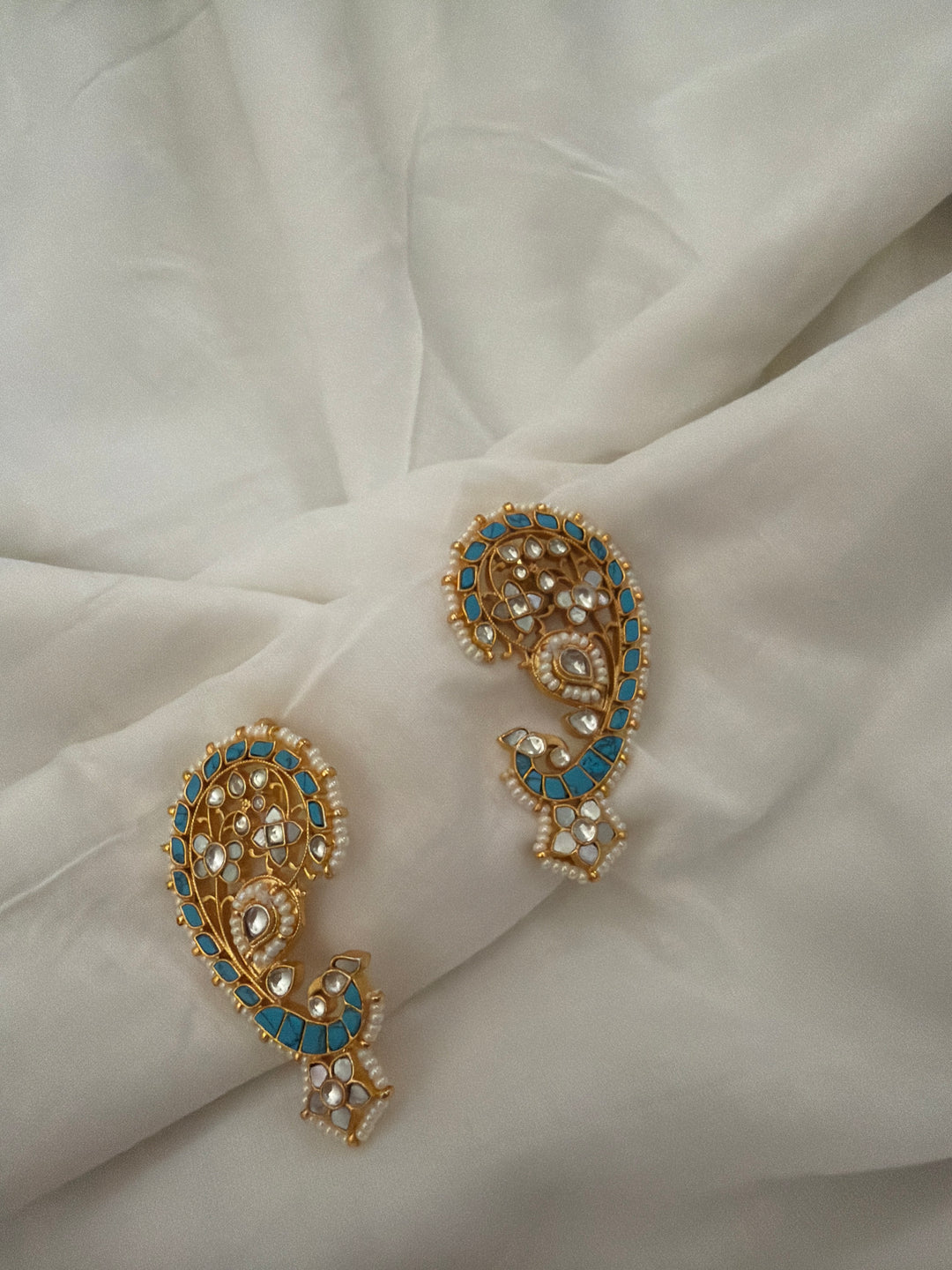 Bhanjeo leaf ear cuff earrings