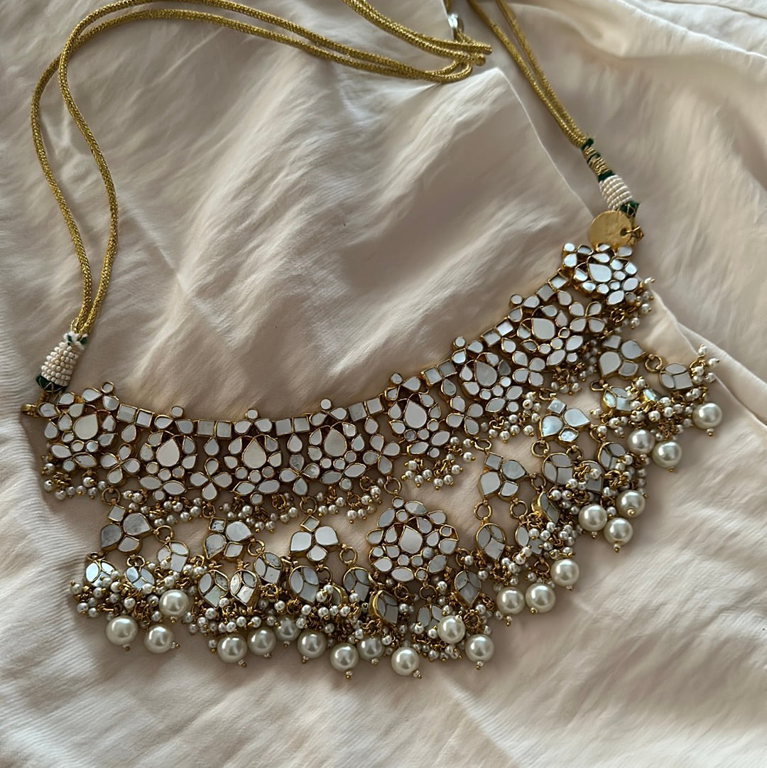 Raveena Milky Necklace