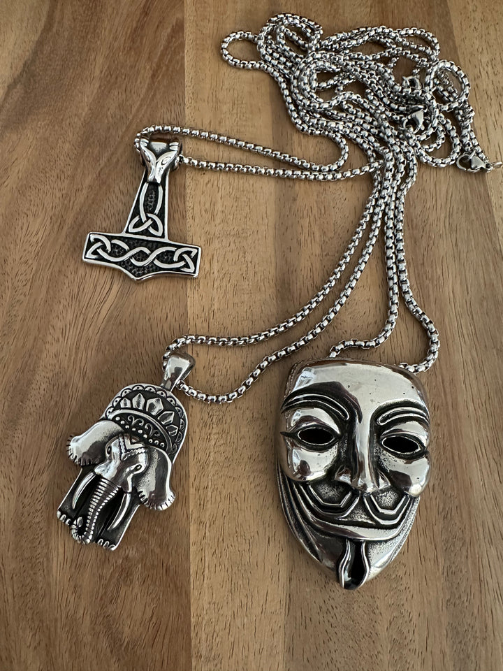 Motif chain necklace